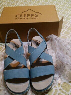 CLIFFS BY WHITE MOUNTAIN SIZE 11 M NEW IN BOX